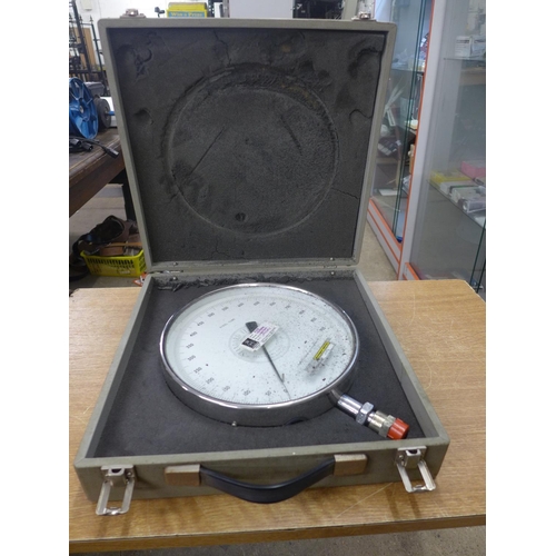 2079 - A 0-1000 PSi Budenberg Gauge Company pressure gauge