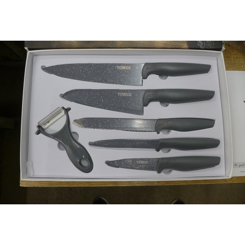 2100 - A steam cleaner and set of kitchen knifes