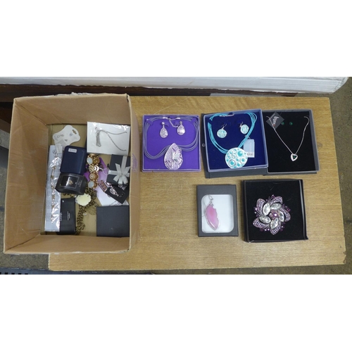 2154 - Assorted jewellery