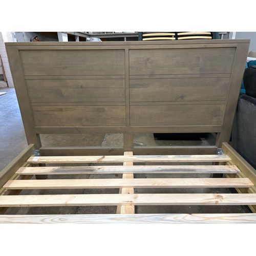 1520 - A grey washed timber king size bedframe