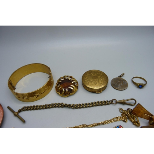 1002 - An 18ct rolled gold bracelet, a Guilloche enamel pin tray, vintage jewellery, etc.