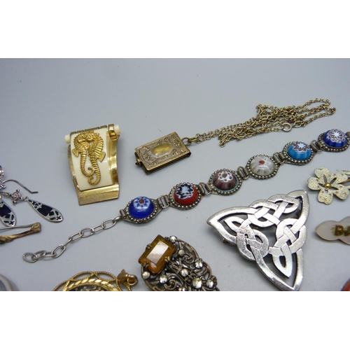 1032 - Vintage jewellery