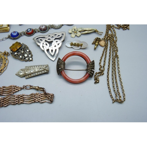 1032 - Vintage jewellery