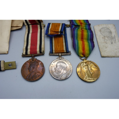 1061 - Two WWI medals to 117910 Pte. C.S. Widdison, M.G.C. and a Special Constabulary medal For Faithful Se... 