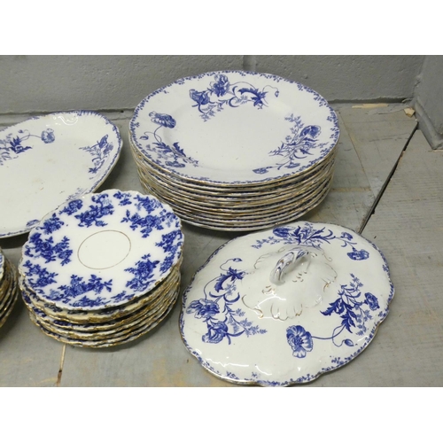 1094 - Two boxes of blue and white china including tureens with ladles **PLEASE NOTE THIS LOT IS NOT ELIGIB... 