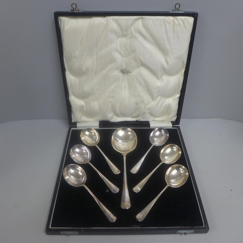 1108 - A Northern Goldsmiths cased set of plated fruit spoons