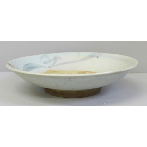 654 - A Chinese bowl, hairline crack to rim