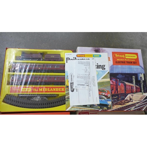 718 - A Tri-ang Hornby electric Midlander train set, boxed and other Tri-ang Hornby H0/00 gauge Rolling St... 