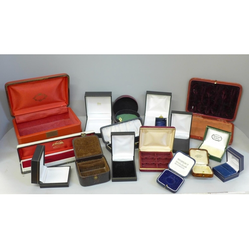 749 - A collection of empty jewellery boxes