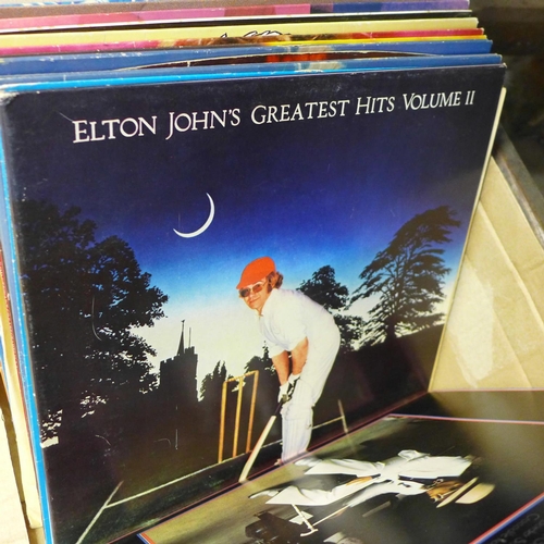 798 - Vinyl records, 32 LP records including Elton John, Cat Stevens, 90 7