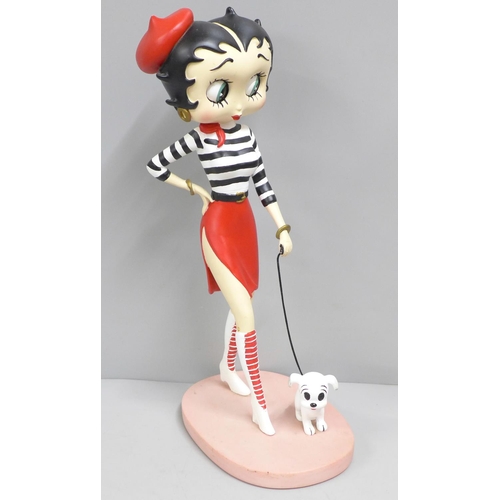 800 - A Betty Boop Walking Dog figurine, 2012 King Features Syndicat (one hair spike a/f)