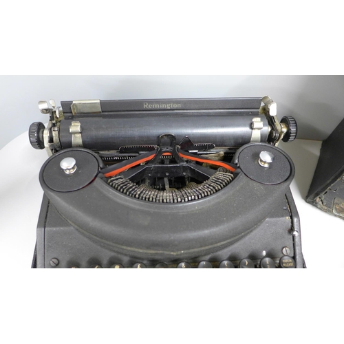 814 - A Remington typewriter with carry case