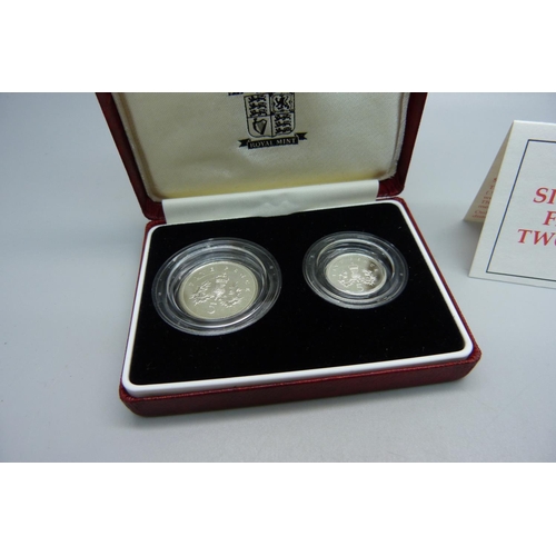 842 - The Royal Mint, 1990 Silver Proof Five Pence Two-Coin Set