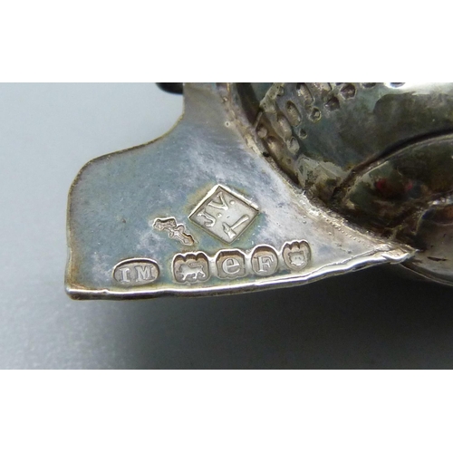 880 - A sterling silver model boat, London import mark for 1900, Isaac Manheim importer, 28g, length 6cm, ... 