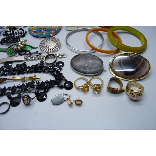 903 - Costume jewellery, etc.