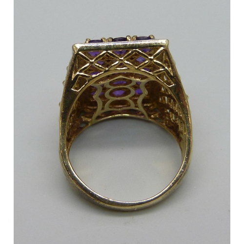 968 - A silver gilt and amethyst cocktail ring, T