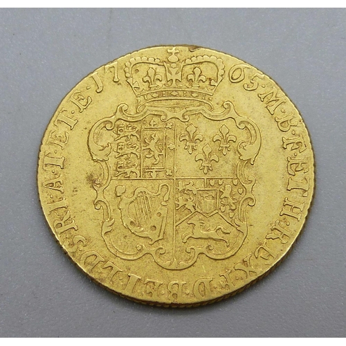 979 - A George III 1765 gold guinea