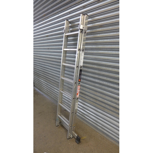 2226 - A double 7 rung step ladder