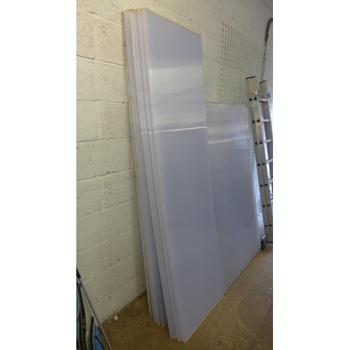 2227 - Twelve 7ft x 2ft and eight 6ft x 3ft plastic roofing sections