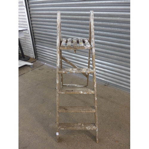 2231 - A five-rung wooden step ladder