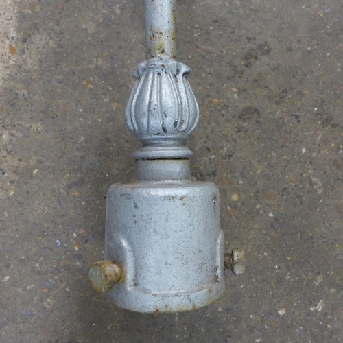 2243 - A vintage cast aluminium lamp post top