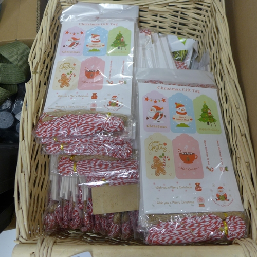 2278 - A box of Christmas gift tags