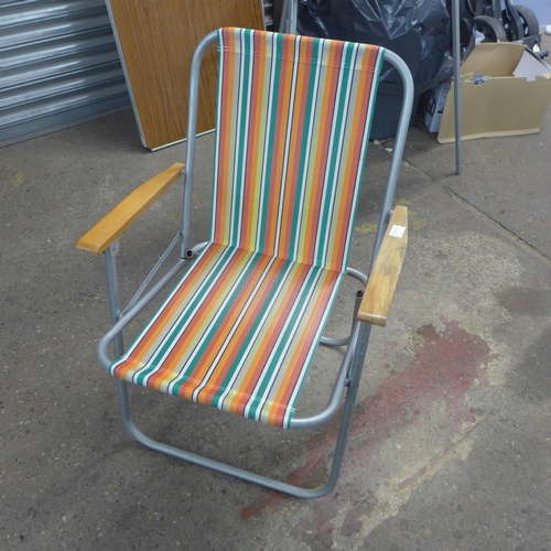 2302 - Four deck chairs