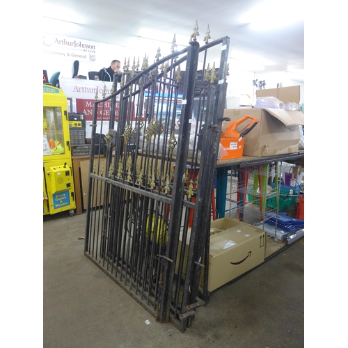 2383 - A pair of cast metal driveway gates Approx. 6x4ft per gate - no key