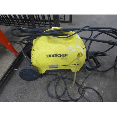 2439 - A Karcher 420 electric jetwash