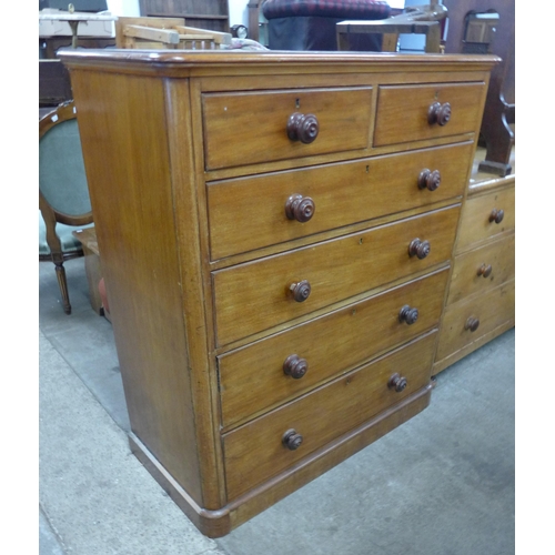 123 - A Victorian mahogany chest of drawers