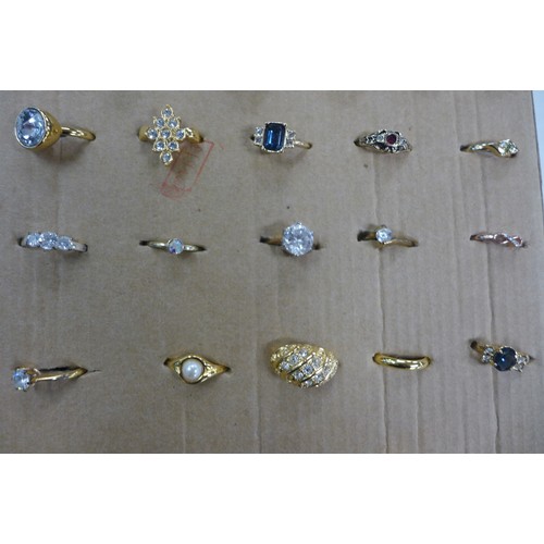 2140 - 34 Lady's platinum, gold and rodium plated rings