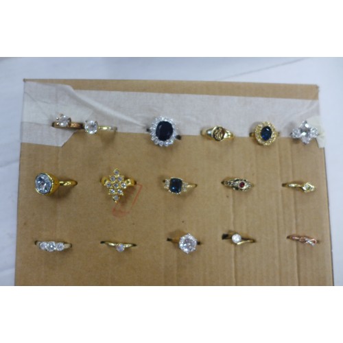 2140 - 34 Lady's platinum, gold and rodium plated rings