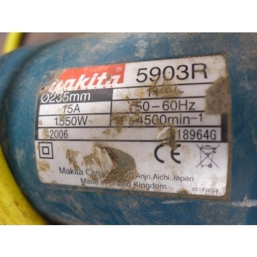 2061 - A Makita 110v power saw (5903R)