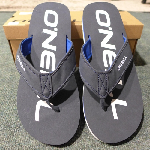 3212 - Men's navy O'Neill flip-flips - UK size 9 * This lot is subject to VAT