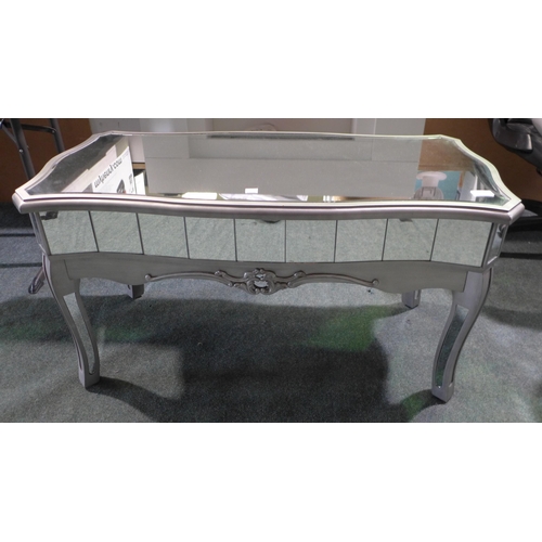 3037 - Mirrored Vintage Style coffee table