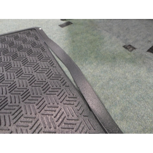 3060 - Primeur Boot Tray Mat and Apache Mills Commercial Entrance Mat  (304-257,273) * This lot is subject ... 