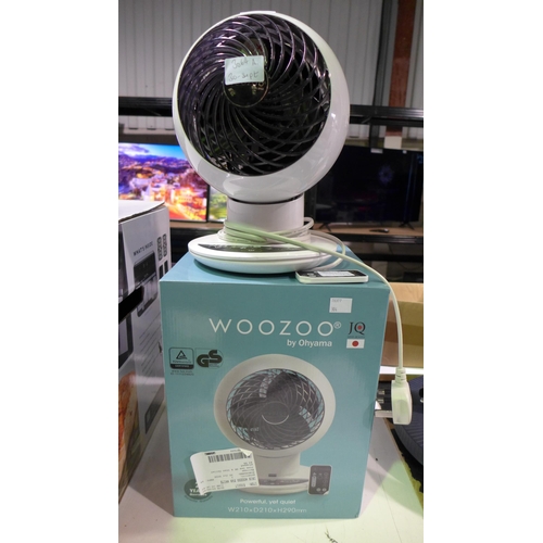 3064a - Iris Woozoo White Desk Fan With Remote (304-274) * This lot is subject to VAT