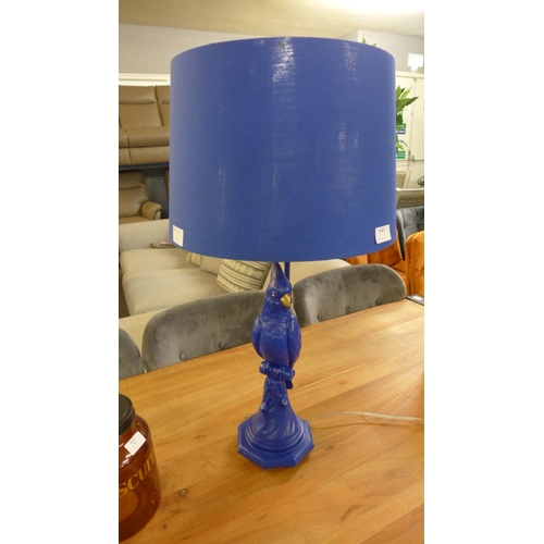 1368 - A blue parrot lamp