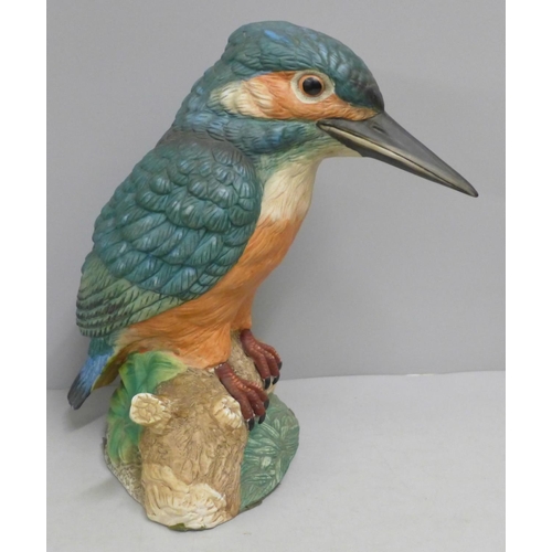 1115 - A ceramic model of a kingfisher, 29cm