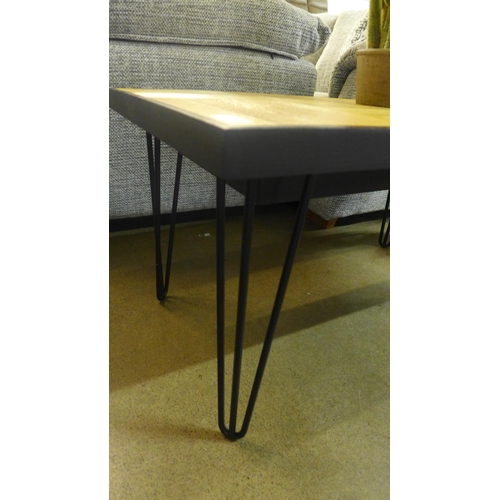 1306 - A parquetry oak coffee table on hairpin legs