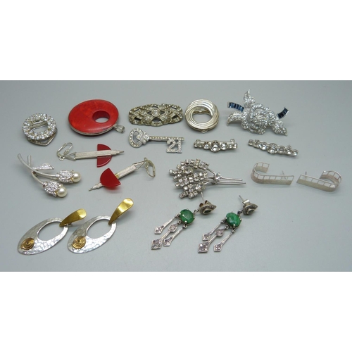 1002 - Three pairs of silver earrings and paste set jewellery