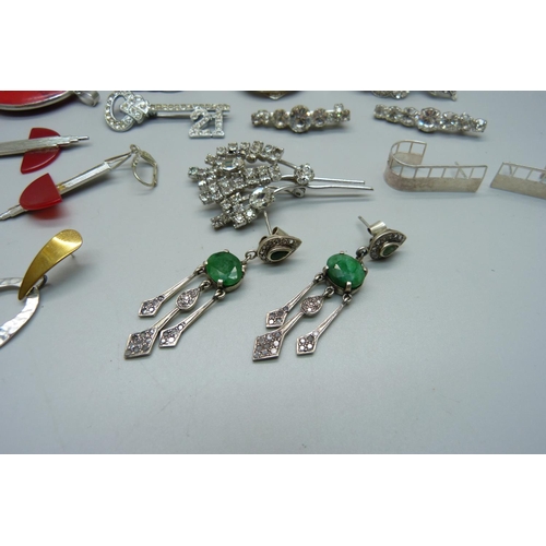 1002 - Three pairs of silver earrings and paste set jewellery