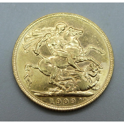 1017 - A 1909 gold full-sovereign