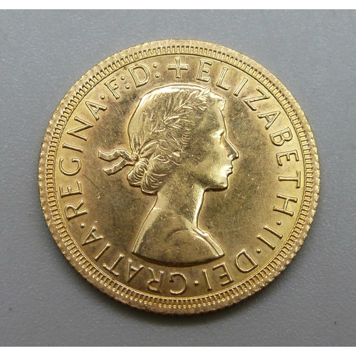 1020 - A 1967 gold full-sovereign