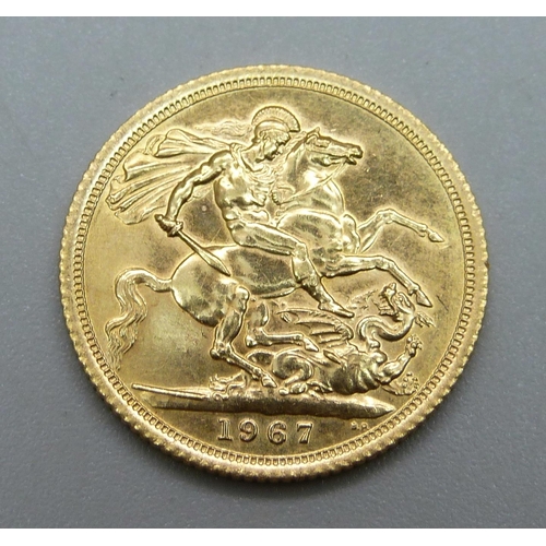 1020 - A 1967 gold full-sovereign