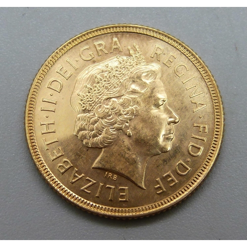 1023 - A 2000 gold full-sovereign