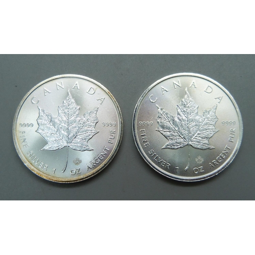 1035 - Two Canada fine silver 1oz. 5 Dollars coins, both 2020