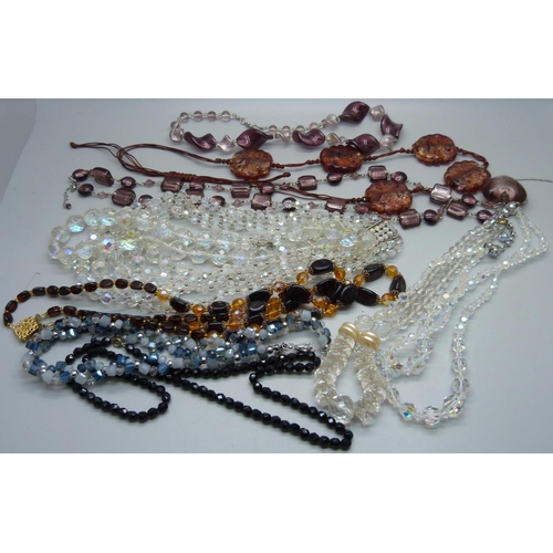 1056 - Bead necklaces