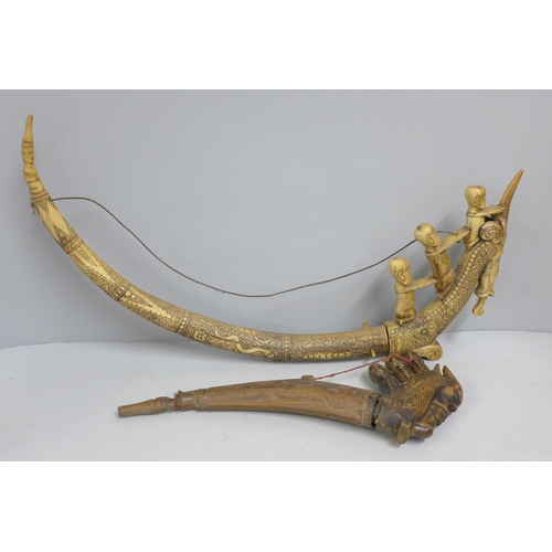 1078 - Two carved horns