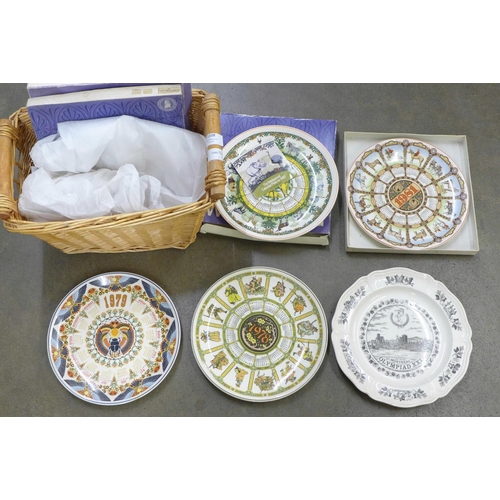 1108 - A collection of eight Wedgwood Calender plates **PLEASE NOTE THIS LOT IS NOT ELIGIBLE FOR POSTING AN... 